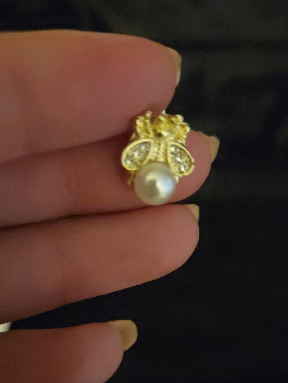 Bling Bee Studs W/ Faux Pearl - Picture 4 of 4